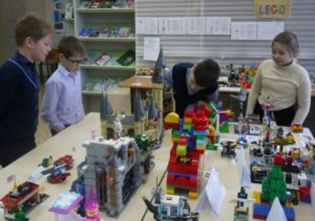В невьянской детской библиотеке завершилась выставка LEGO