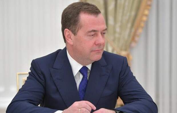 Медведев: Запад начинает понимать полную несостоятельность Зеленского