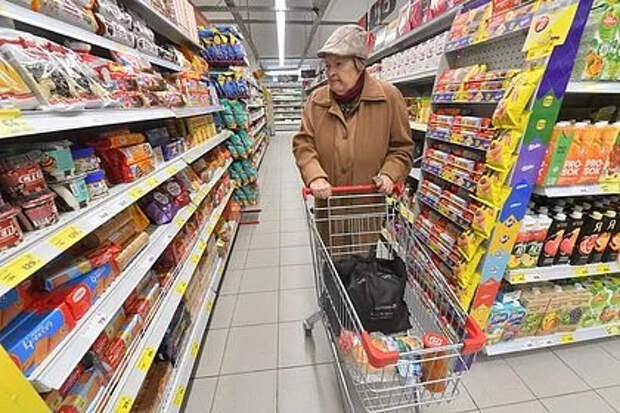 Экономист рассказал о социальном эффекте введения продуктовых карточек для россиян