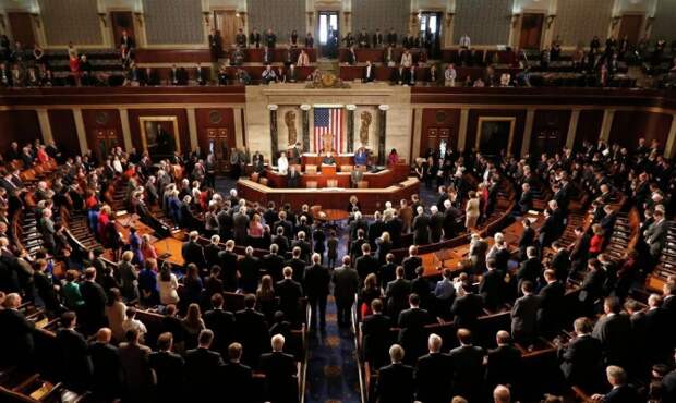 Конгрессмены США требуют приостановить сотрудничество с Украиной из-за коррупции