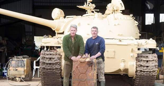 Британец нашел в советском танке Т-54 золотые слитки на $2,5 миллиона история, танк Т-54, факты