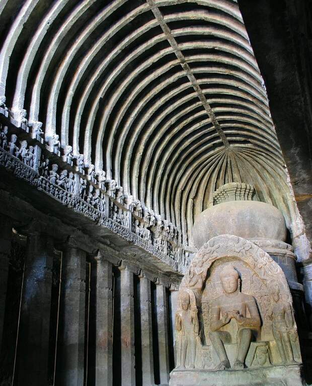 Пещеры Эллора в Индии: 34 великолепных храма, высеченных в скалах
