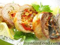 Фото к рецепту: Рулет из скумбрии с овощами