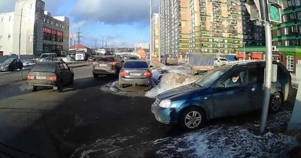 Хитрость для комфортного выезда с парковки