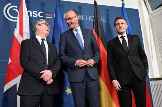 Профайлер: один жест выдал стресс у Макрона из-за конфуза в Мюнхене