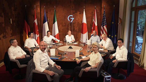 Путин и девять политиков из G7 на лошадях — в стиле полу-ню