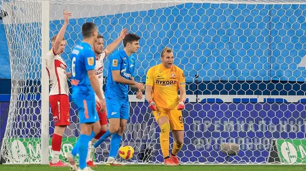 Шмурнов об игре голкипера «Спартака» Максименко: он вообще не вратарь