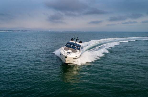 Компания Sunseeker International презентовала роскошную яхту Predator 55 EVO