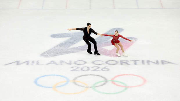 Немецкие фигуристы Хазе и Володин лидируют после короткой программы в парах