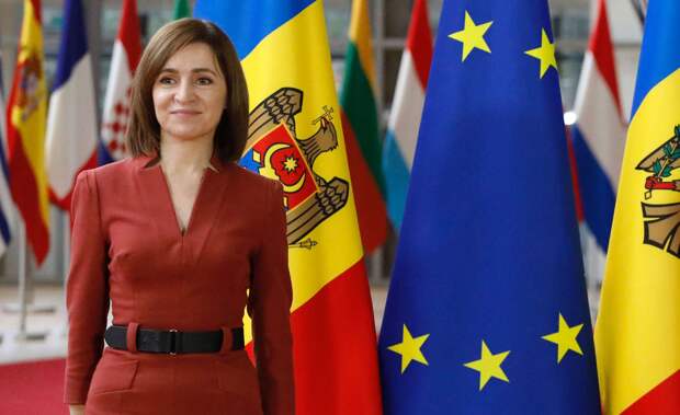 Санду обвинили в расколе молдавского общества из-за Румынии