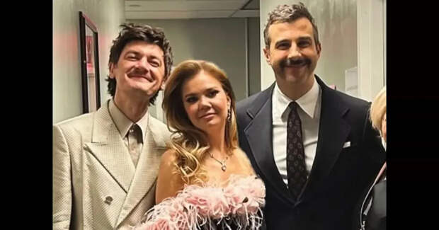 "Многие удивляются количеству русских на концертах". Шоу Ивана Урганта собирает аншлаги в США