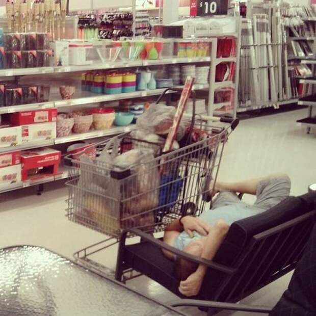 guys waiting for girls 23 Guys waiting for girls: weve all been there (30 Photos)