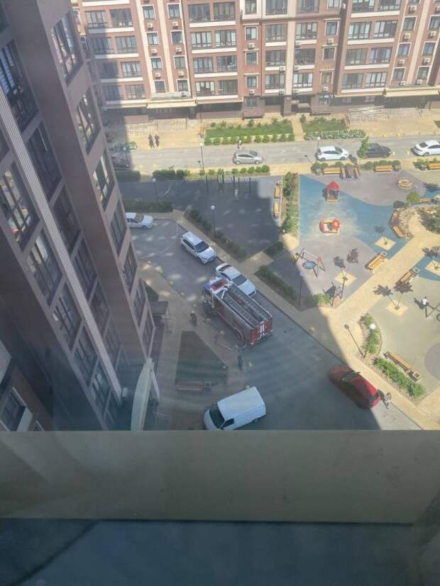 Полиция оцепила один из домов в Жигулиной роще в Симферополе