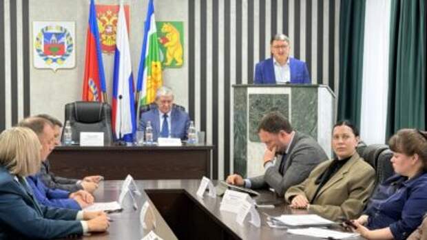 Андрей Осипов принял участие в первом в этом году выездном семинаре для предпринимателей Шелаболихинского района