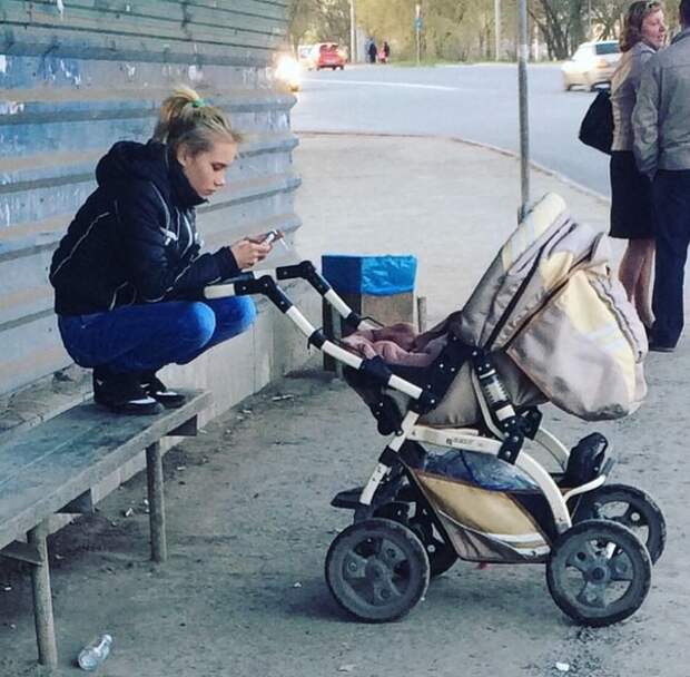 Ну и жена чёткого пацанчика, конечно же, тоже должна быть повышенной чёткости по сравнению с остальными чиками. Ну и жена чёткого пацанчика, конечно же, тоже должна быть повышенной чёткости по сравнению с остальными чиками. пацаны на районе, прикол, чёткие пацанчики, юмор