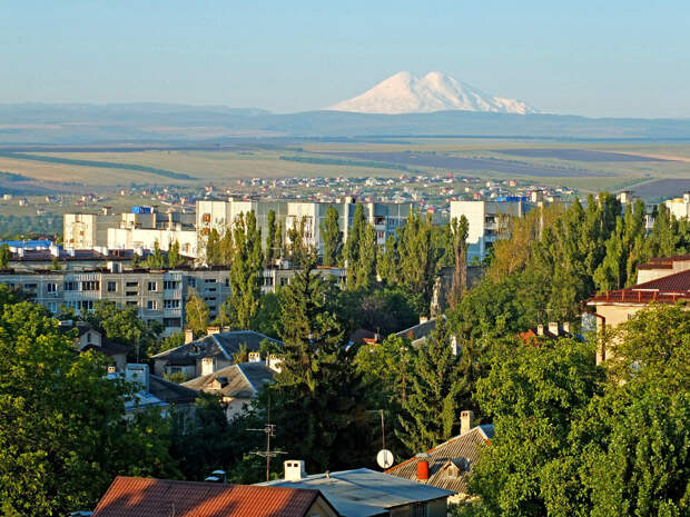 Вид на Эльбрус из города Пятигорска