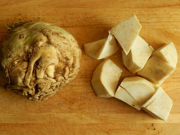 Рецепт на выходные: Зразы с грибами с пюре из картофеля и корня сельдерея