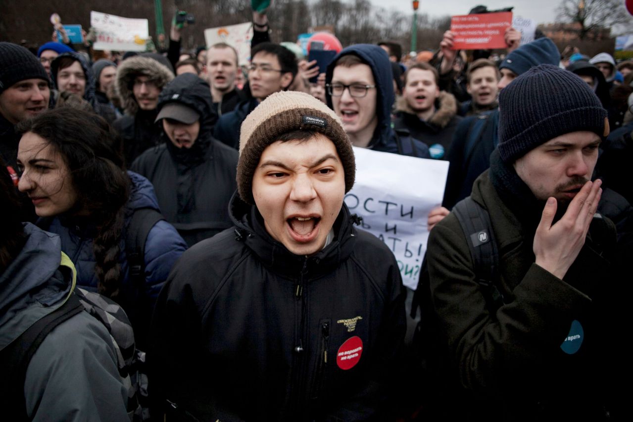 Сынок, Путин украл у тебя всё