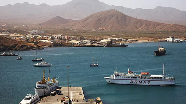 На круизном лайнере MV Hondius два пассажира умерли от острого респираторного синдрома