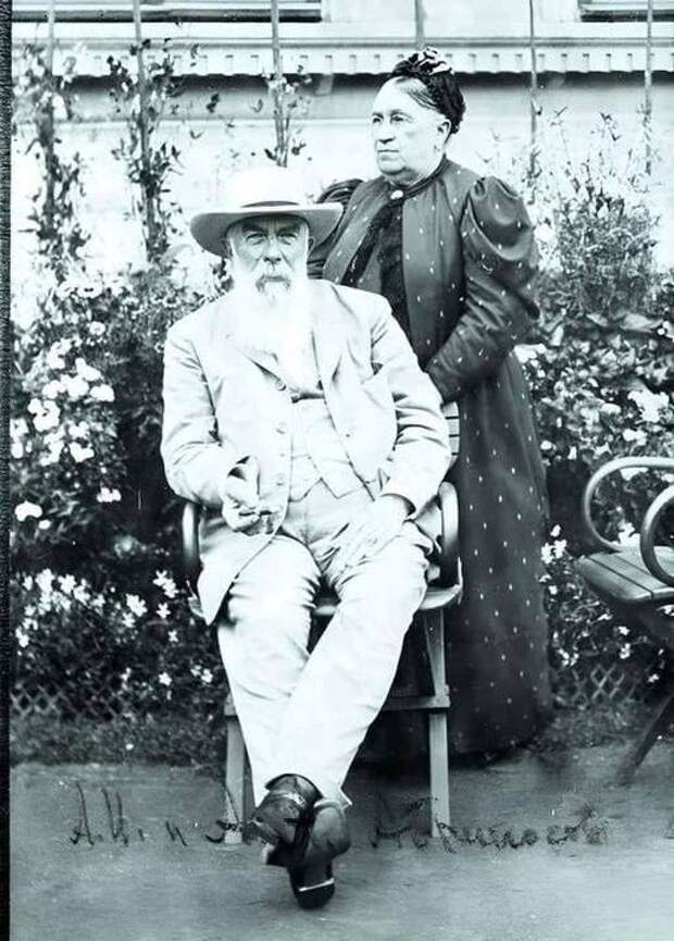 «Конфетный король» Российской империи — Алексей Иванович Абрикосов с супругой Агриппиной