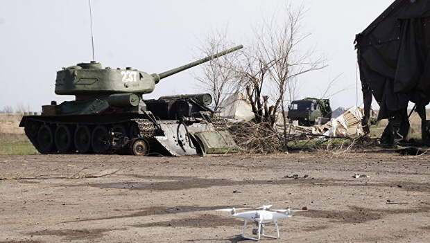 Техника, готовящаяся к параду Победы в Луганске, поврежденная артобстрелом ВСУ