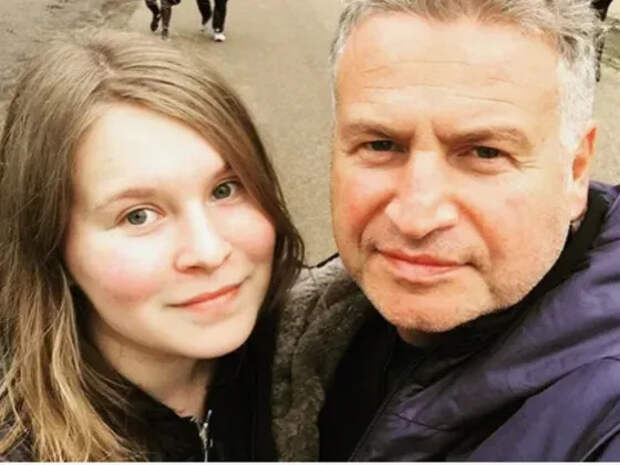 Агутин тайно выдал внебрачную дочь замуж за француза арабского происхождения