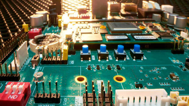 В Москве запустили производство материнских плат на российских процессорах