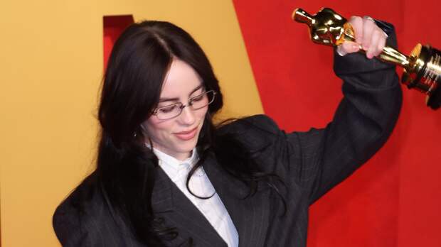 Билли Айлиш получила «Грэмми» в номинации «Песня года»