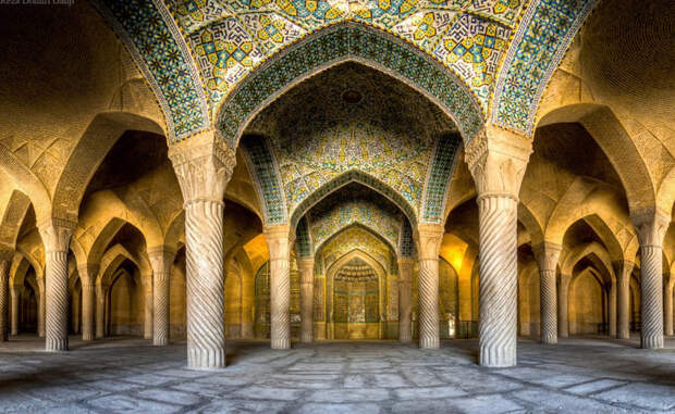Гипнотическая красота иранских мечетей