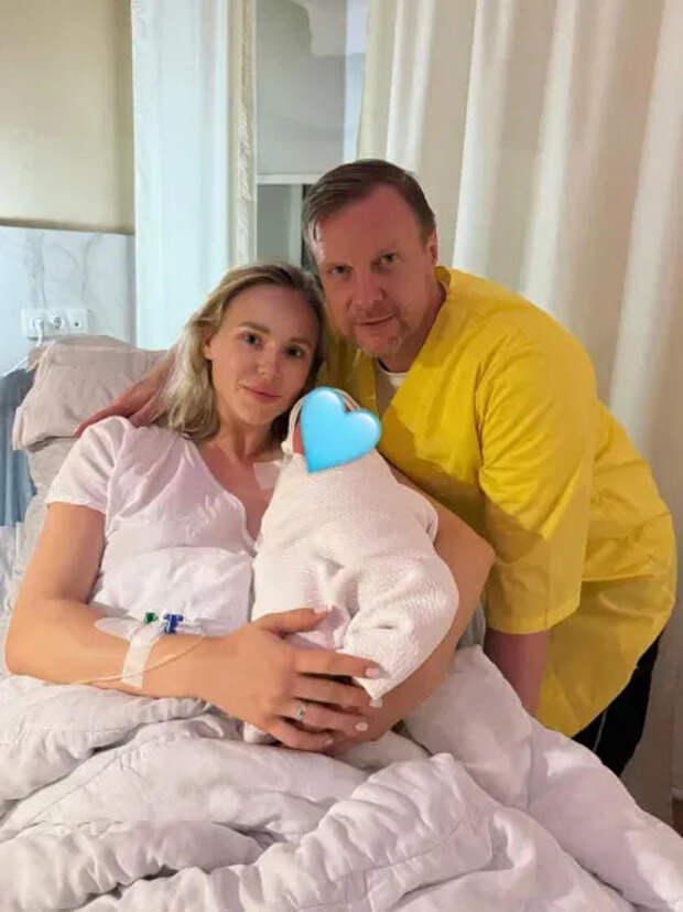 Ангелина Шкатова и Вячеслав Малафеев с сыном