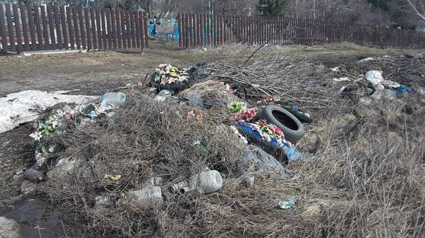 Свалку рядом с кладбищем обнаружили в Бугульминском районе РТ