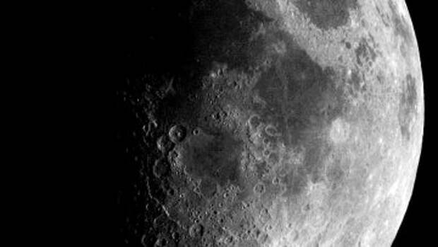 Луна. Снимок из космоса