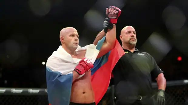 Сокрушительная серия Императора: как Емельяненко за 106 секунд нокаутировал Джонсона на Bellator 269