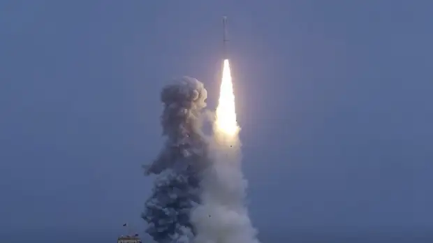 Китай успешно вывел на орбиту группировку из девяти спутников