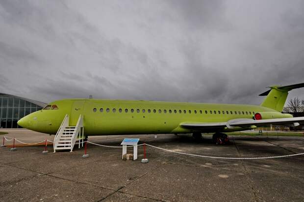 BAC 1-11 в музее английской авиации в Даксфорде BAC 1-11 в музее английской авиации в Даксфорде