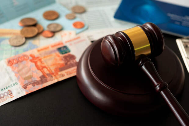 В Петербурге жертва мошенников отсудила у курьера аферистов упущенную выгоду