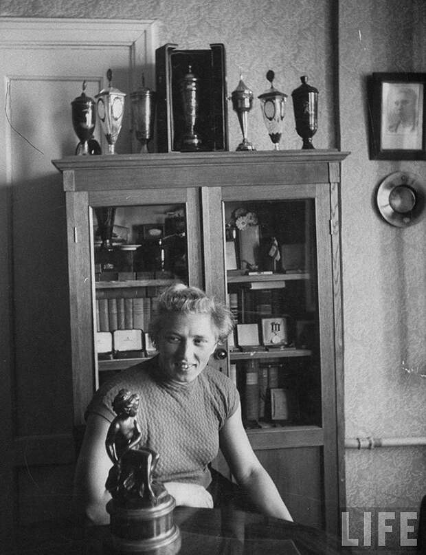 ByLarsen17 Москвички в 1956 году