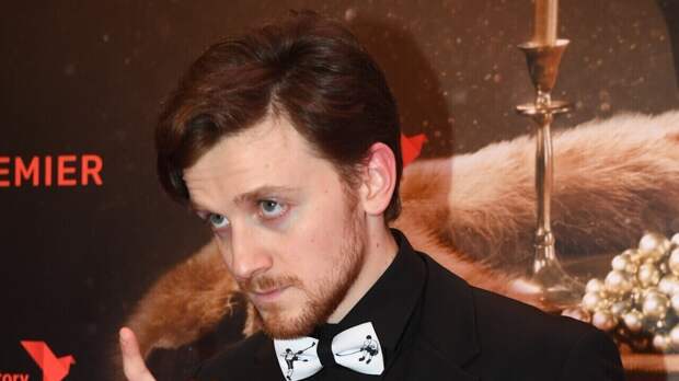 Стала известна личность актрисы, с которой встречается Федотов — она иностранка