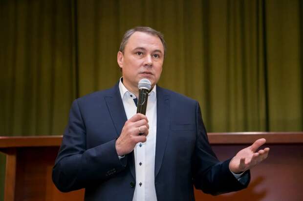 Политолог поддержал идею Толстого увеличить число бюджетных мест в вузах. Фото: Александр Чикин