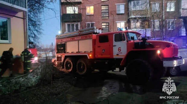 Огнеборцы спасли трех человек: в Тульской области спасатели потушили четыре пожара за сутки 22 марта