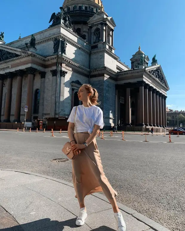 Алина Загитова показала фото без макияжа