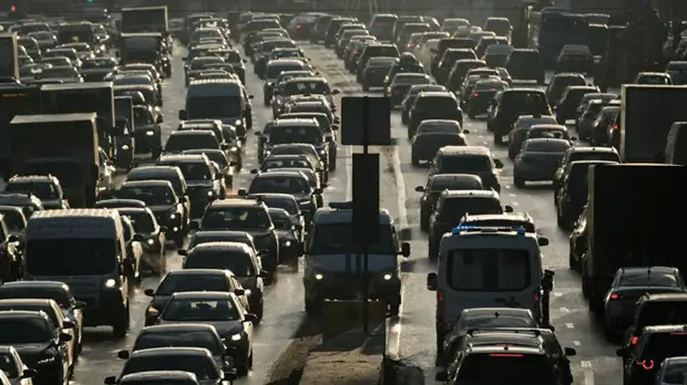 Пробки в Москве достигли 9 баллов