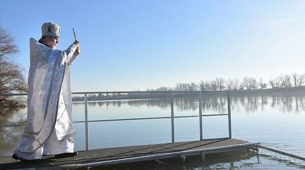 В Геленджике готовятся к Крещенским купаниям: где и когда окунуться в освящённую воду