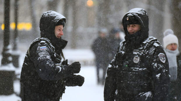 На новогоднем посту: как работают полицейские в праздничную ночь