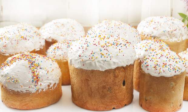 ВЦИОМ зафиксировал смещение пасхальных традиций россиян от храмов к семейному столу