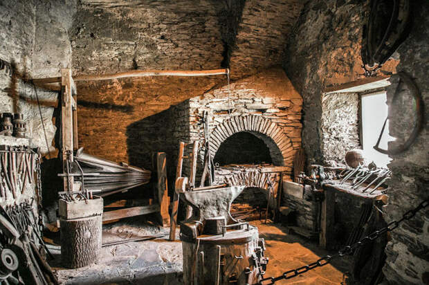 В Старом Свете железа было хоть отбавляй. |Фото: fineartamerica.com.