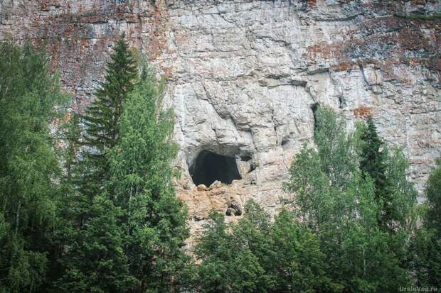 Пещера Скалолазов - святилище в камне Дыроватом