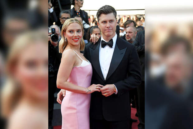 Муж актрисы Йоханссон Жост удивился новости о том, что доход его жены упал