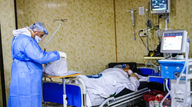 Учёные назвали основной фактор борьбы пациента с COVID-19