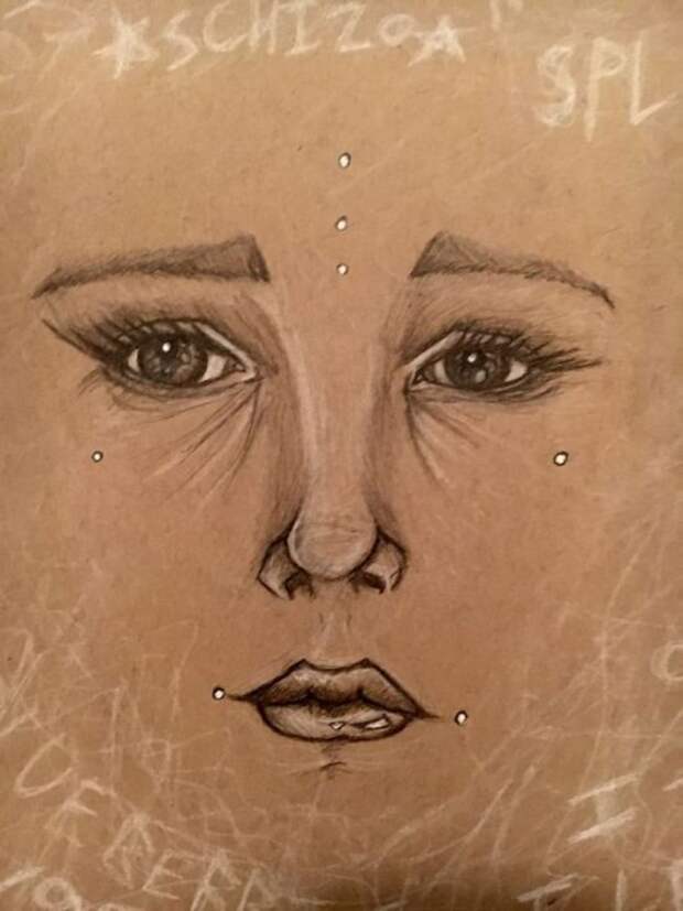 Рисунки девушки, страдающей шизофренией (14 фото)
